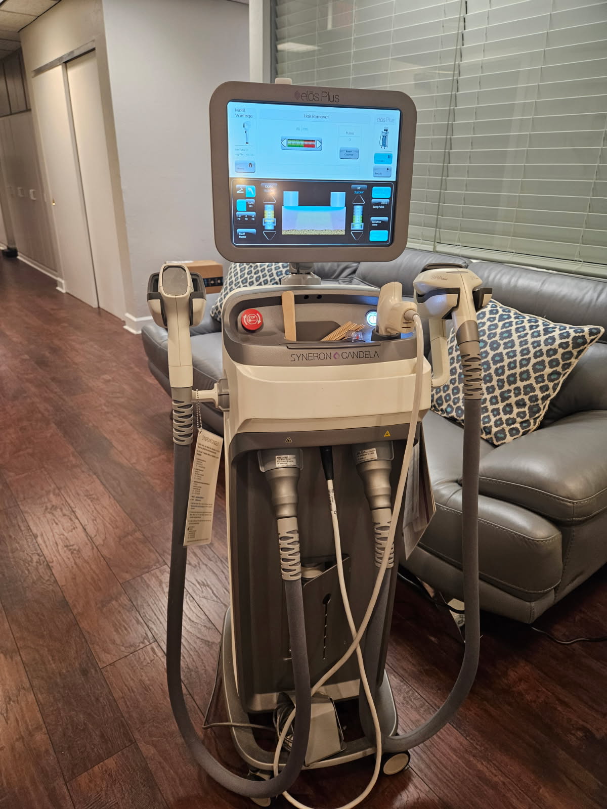 2018 Syneron Candela Elos Plus w/ 3 HP's - (1) Motif LHR Diode for Hair Removal, (1) SRA Mini/IPL for Vascular & Pigment & (1) Sublative RF for Skin Resurfacing - Includes CONSUMABLE & SERVICE SUPPORT, Free Shipping & Warranty (jp/bel)