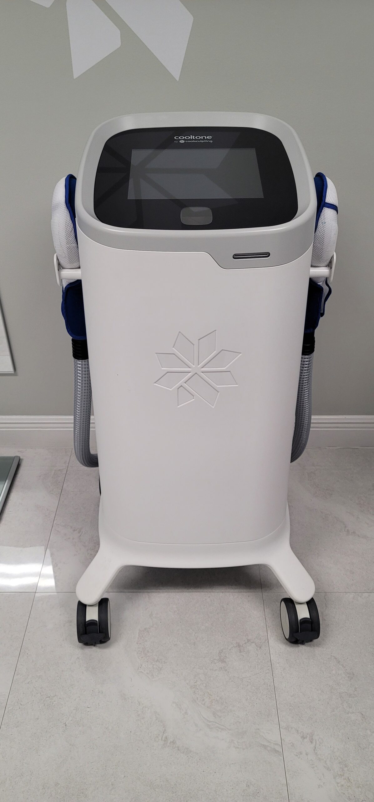 2020 Zeltiq CoolTone Active Magnetic Pulse (AMP) Technology for Magnetic Muscle Stimulation - CARDS ARE AVAILABLE FOR PURCHASE WITH THIS SYSTEM (km/ent-ve)x