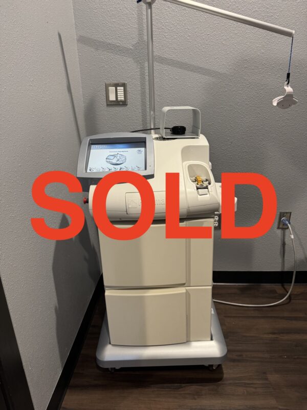 2011 Cynosure Palomar Icon with 3 Handpieces - MaxG IPL for Pigment & Vascular Lesions, MaxR IPL for Large Spot Size Hair Removal, MaxRs IPL Small Spot Size Hair Removal - Free Shipping & Warranty (km/poc)s