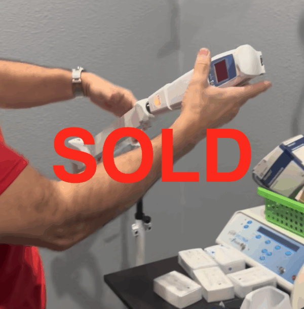 2016 AccuVein - Near Infrafred (NIR) Vein Finder - INCLUDES ROLLING HANDS-FREE CHARGING STAND - See Veins, Valves, and Bifurcations not visible to the Naked Eye - Free Shipping & Warranty (km/poc)s