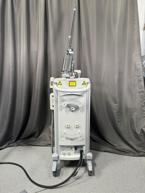 2018 Sciton Joule 7 with Halo, BBL, MLP, Profractional XC3 - Excellent Condition (vw/mg) - Image 2