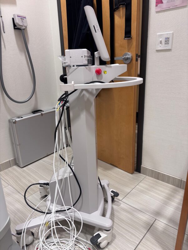 2022 Rohrer Aesthetics BodyTone - Bio-Electric Energy Pulses Muscle Strengthening & Toning - PERFECT CONDITION - Free Shipping & Warranty (km/cra) - Image 8