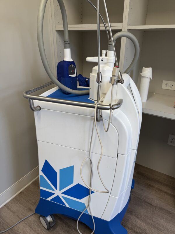 2014 Zeltiq Coolsculpting with (5) Applicators - CoolAdvantage, CoolAdvantage Petite, CoolAdvantage Plus, CoolMini, & CoolSmooth Pro Applicators - Does Not Include Warranty or Shipping (km/ste)s - Image 4
