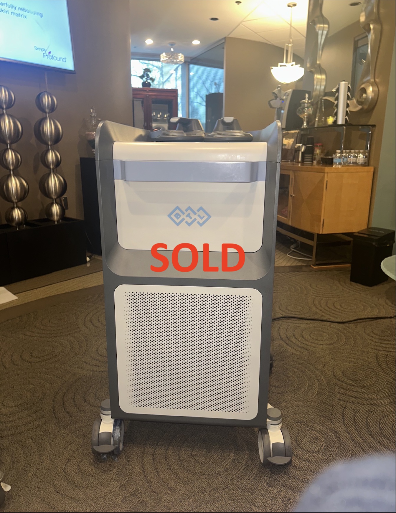 2021 BTL Emsculpt Neo - Simultaneous Muscle Sculpting & Fat Elim. w/ (2) HIFEM/RF Large Paddles (18% Remain) & (2) HIFEM/RF Small Paddles (91% Remain) - $16,393 VALUE - INCLUDES CONSUMABLE & SERVICE SUPPORT (km/dim)x