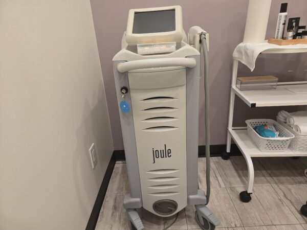 2017 Sciton Joule with BBL w/  515, 560, 590, 640, & 695nm Broadband Light Filters & 3 Gold Spot Size Attachments - Free Shipping & Warranty (km/qui)