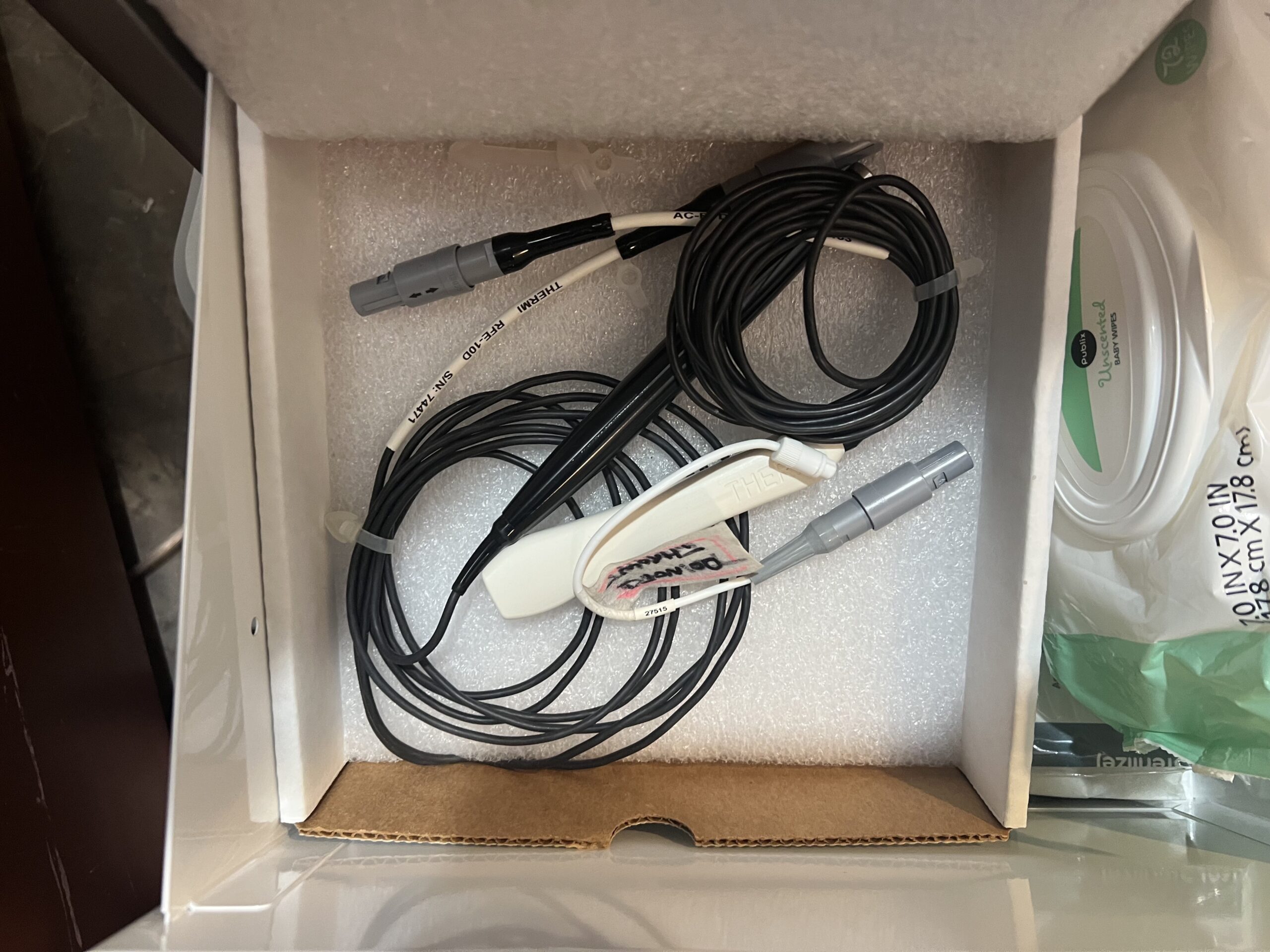 2016 Thermi Aesthetics ThermiRF with 8mm & 10mm ThermiSmooth HP's & Accessories - for Skin Tightening and Wrinkle Reduction - with ThermiVA & ThermiTight Electrodes & Real-Time Temperature Monitoring - Free Shipping & Warranty - (km/eva) - Image 10