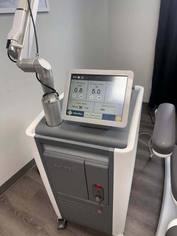 2016 Cutera Enlighten - 532 nm & 1064 nm Q-Switched Laser - Tattoo & Pigment Removal, Skin Rejuvenation - Includes Shipping & Warranty (km/swi) - Image 6