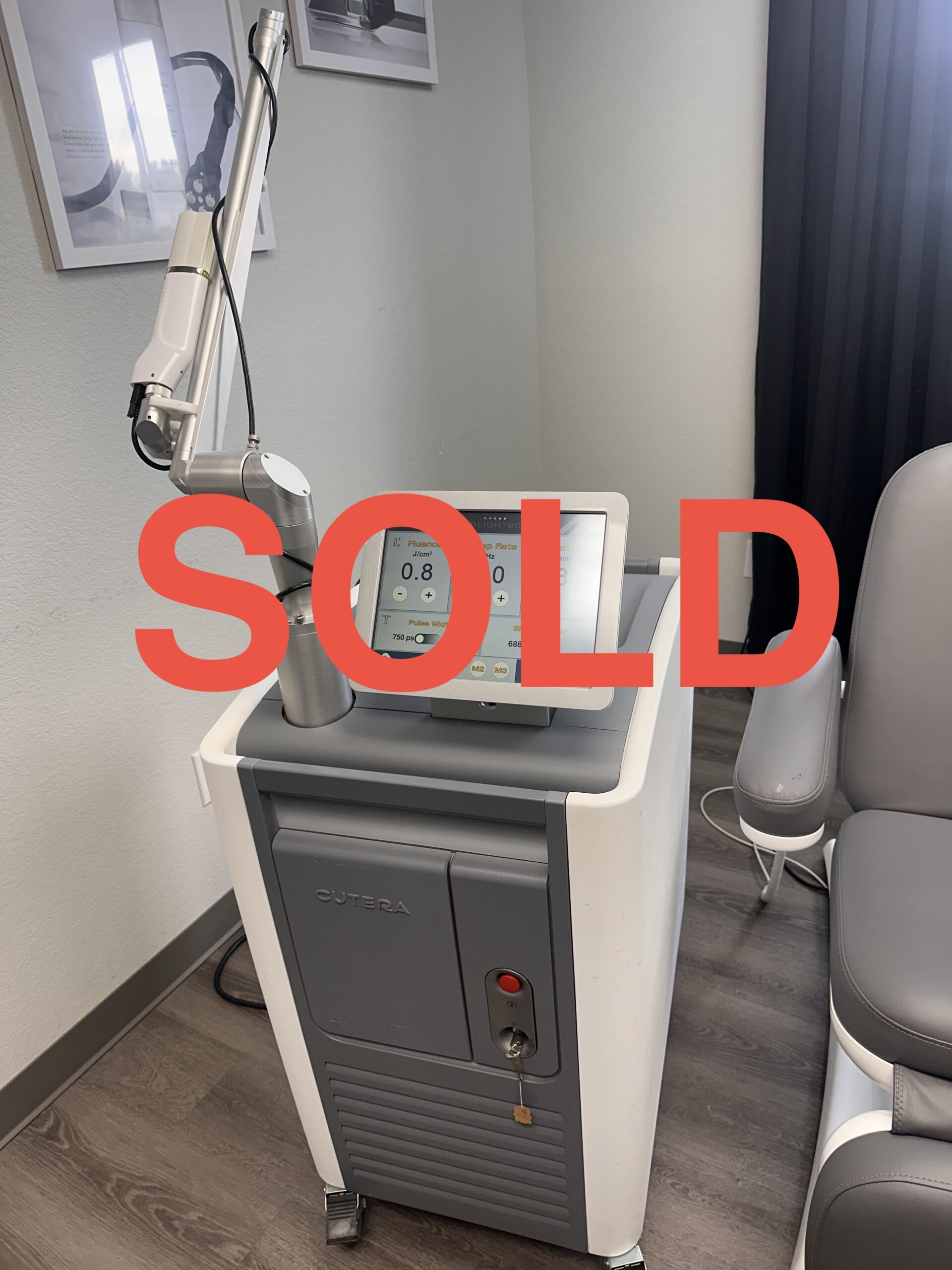 2016 Cutera Enlighten - 532 nm/1064 nm Q-Switched Laser - Tattoo & Pigment Removal, Skin Rejuvenation - Includes Shipping & Warranty (km/swi)s