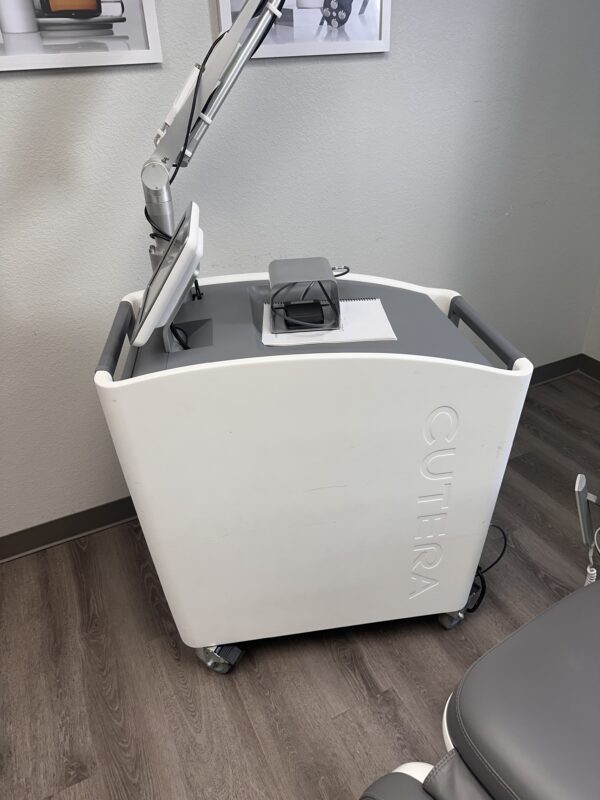 2016 Cutera Enlighten - 532 nm & 1064 nm Q-Switched Laser - Tattoo & Pigment Removal, Skin Rejuvenation - Includes Shipping & Warranty (km/swi) - Image 4