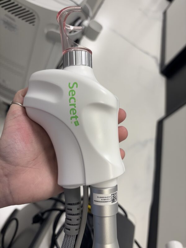 2021 Cutera Secret PRO - Co2 Fractional & RF Microneedling System - Co2 Fractional Handpiece, & Radio Frequency with 25-Pin/60 Pin Handpiece - CONSUMABLE PURCHASING SUPPORT INCLUDED - Only 33 Hours of Use - Free Shipping & Warranty (km/tru) - Image 6