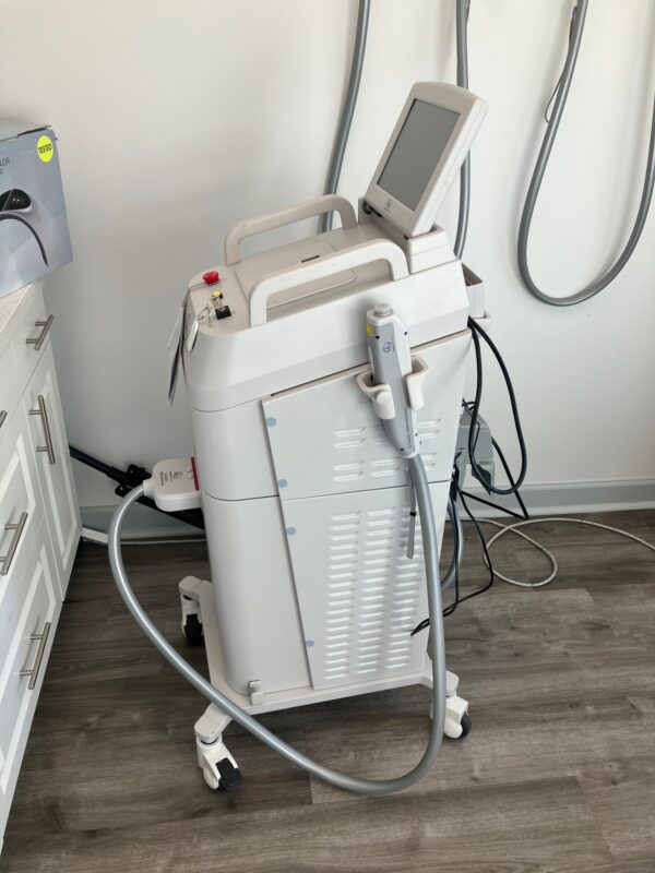 2022 Rohrer Spectrum Multi-Platform System with 4 Handpieces - IPL, Long Pulse Nd Yag, 810nm Diode, IPL, Q-Switched 532 / 1064 nm - 90 Day Warranty & Shipping Included (vw) - Image 2