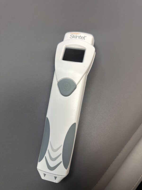 2022 Cynosure Elite IQ - 755nm & 1064nm - 2.5mm to 24mm Spot Sizes - LOW USE & PULSES - for Hair Removal, Pigment & Vascular, Warts, Wrinkles, Rosacea and More - Free Shipping & Warranty (km/swi) - Image 35