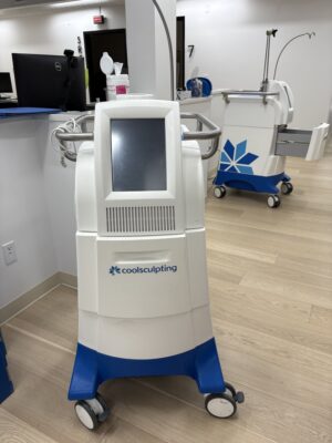 2015 Zeltiq Coolsculpting with (8) Applicators - (3) CoolAdvantage, (2) CoolAdvantage Plus, CoolAdvantage Petite, CoolMini, & CoolSmooth Pro Applicators - Includes Warranty & Free Shipping (km/aus)