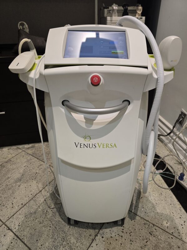 2018 Venus Concepts Versa - PERFECT CONDITION - with (4) HANDPIECES - Brand New IPL Handpiece- HR690XL, (3) RF Skin Tightening Handpieces - Diamond Polar Face, Octipolar Body, & (1) Viva Skin Resurfacing NanoFractional Handpiece - UNLOCKED & Includes Viva Consumable Support - Free Shipping & Warranty (km/far)