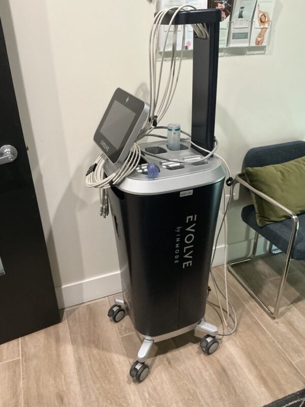 2020 Inmode Evolve EmBody with TITE, TRIM & TONE - Hands Free RF Skin Tightening, RF Fat Burning, EMS Muscle Sculpting & RF Fat Burning, EMS Muscle Sculpting - NO CONSUMABLES NEEDED - Free Shipping & Warranty (jp/qui) - Image 3