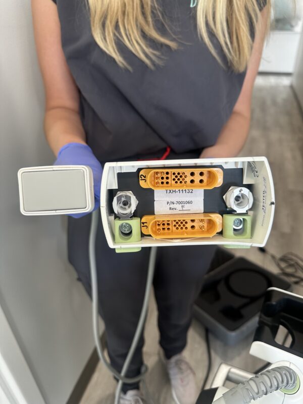 2018 Cutera Trusculpt Non-Invasive Monopolar RF with Neck & Body Handpieces for Body Contouring & Fat Elimination - Includes Free Shipping & Warranty - (jp/alb) - Image 11
