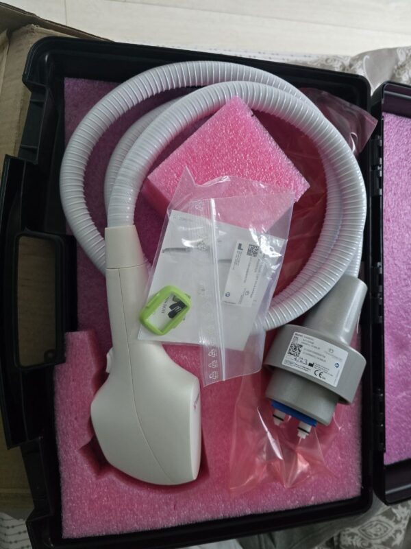 2018 Venus Concepts Versa - PERFECT CONDITION - with (4) HANDPIECES - Brand New IPL Handpiece- HR690XL, (3) RF Skin Tightening Handpieces - Diamond Polar Face, Octipolar Body, & (1) Viva Skin Resurfacing NanoFractional Handpiece - UNLOCKED & Includes Viva Consumable Support - Free Shipping & Warranty (km/far) - Image 8