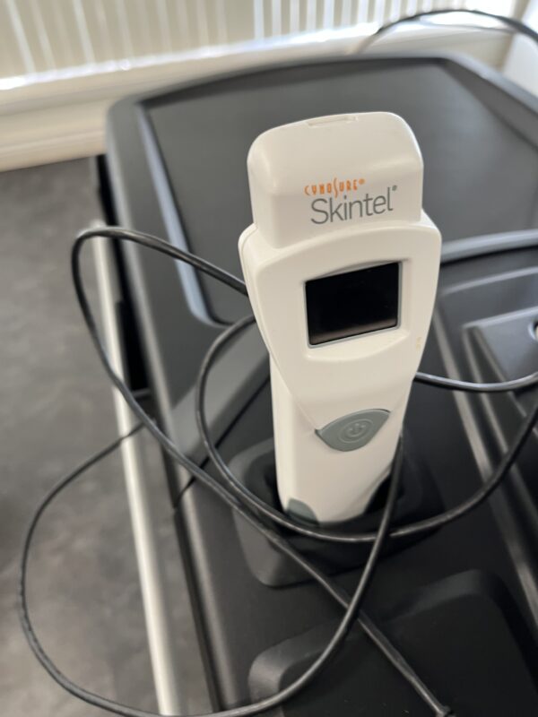2022 Cynosure Elite IQ - 755nm & 1064nm - 2.5mm to 24mm Spot Sizes - VERY LOW USE & PULSES - Total Pulse Counts = ONLY 233,194 - for Hair Removal, Pigment & Vascular, Warts, Wrinkles, Rosacea and More - Includes Skin Chiller, Free Shipping & Warranty (jp/dc) - Image 18
