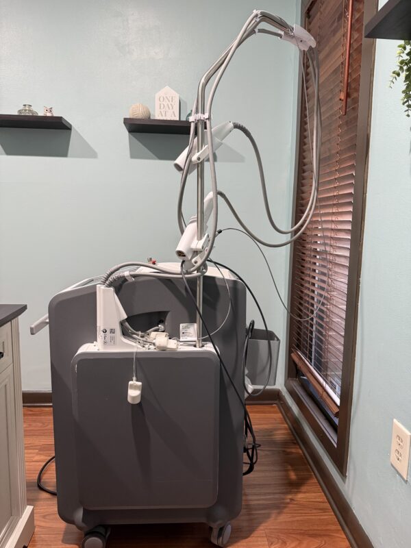 2019 Cutera Excel V+ Dual Wavelength 1064nm & 532nm for Vascular Lesions, Pigmented Lesions & Non-Ablative Skin Revitalization - NO CONSUMABLES REQUIRED - Free Shipping & Warranty (jp/leb) - Image 3