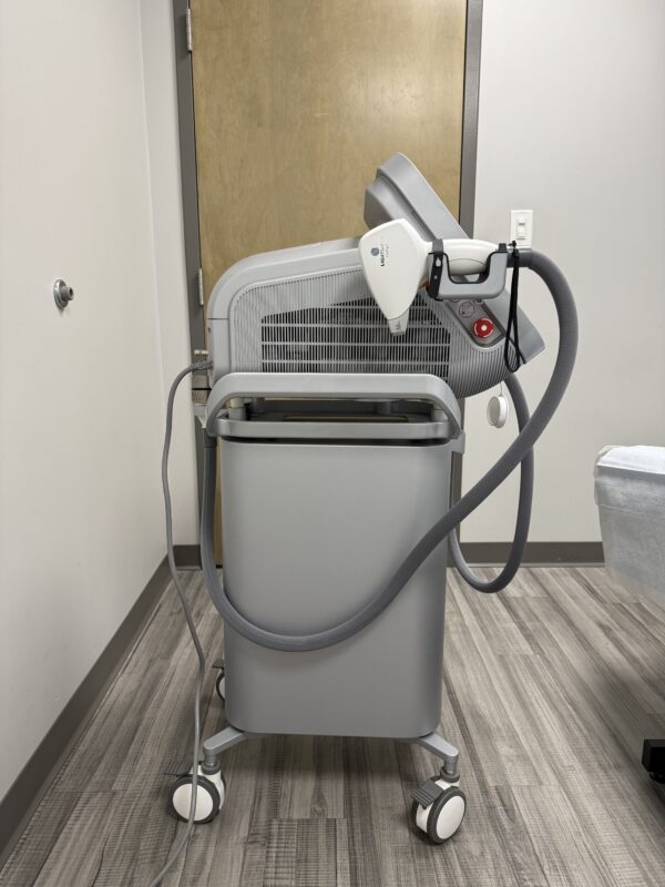 2022 Lumenis Lightsheer Quattro with 4 Handpieces with Low Pulses for Diode Hair Removal, Pigment, Vascular, Wrinkles, 4 Handpieces – HS 805 nm, HS 1060 nm with 22 x 35 mm Spot Sizes, XC 805 12x12mm, ET 1060 9x9mm Spot Sizes - Free Shipping & Warranty (jp/jus) - Image 3