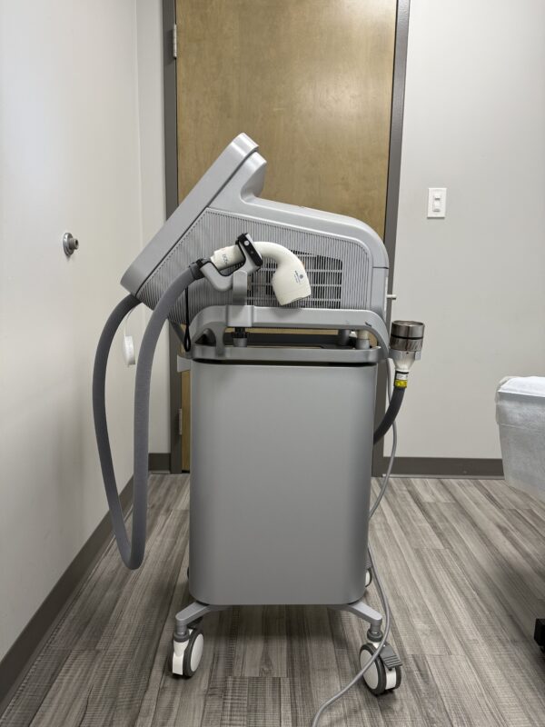 2022 Lumenis Lightsheer Quattro with 4 Handpieces with Low Pulses for Diode Hair Removal, Pigment, Vascular, Wrinkles, 4 Handpieces – HS 805 nm, HS 1060 nm with 22 x 35 mm Spot Sizes, XC 805 12x12mm, ET 1060 9x9mm Spot Sizes - Free Shipping & Warranty (jp/jus) - Image 4