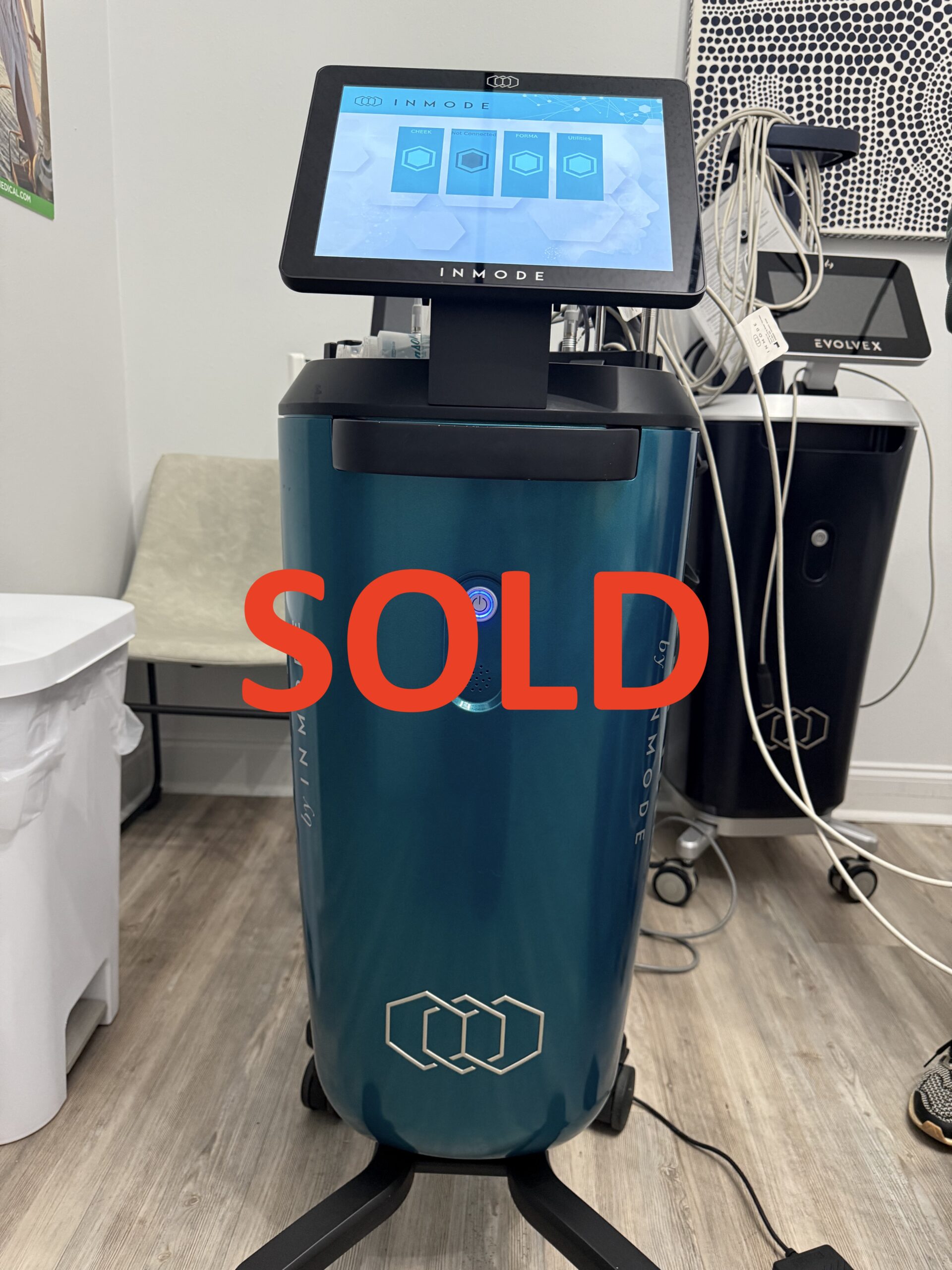 2023 Inmode DEFINE -(4) Applicators - (1) Hands Free Define Cheek & (1) Define Chin, & (1) Forma Face Handpiece, (1) Morpheus8 Face Handpiece - Only Used 5x fror Training - Perfect Condition - INCLUDES MANUFACTURER WARRANTY & CONSUMABLE SUPPORT - Free Shipping & Warranty (km/rey-ve)s