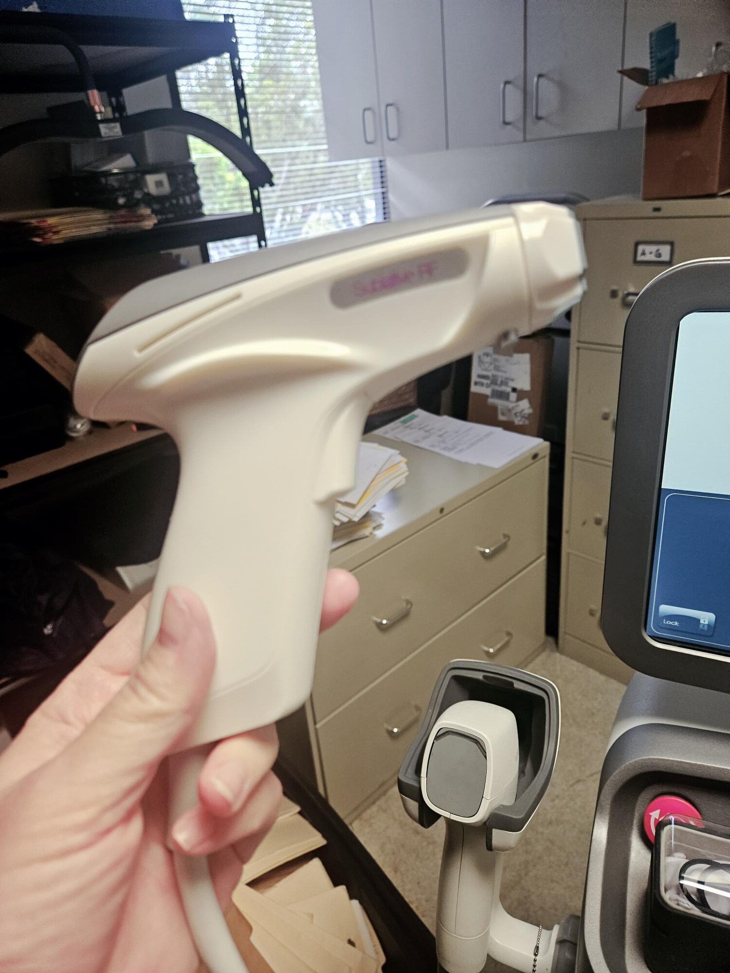 2018 Syneron Candela Elos Plus w/ 3 HP's - (1) Motif LHR Diode for Hair Removal, (1) SRA Mini/IPL for Vascular & Pigment & (1) Sublative RF for Skin Resurfacing - Includes CONSUMABLE & SERVICE SUPPORT, Free Shipping & Warranty (jp/bel) - Image 11