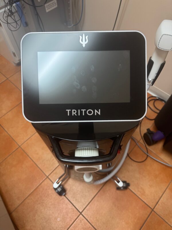 Lightly Used 2018 InMode Triton Multi-Wavelength Hair Removal - Alexandrite, Nd Yag, Diode Hair Removal - with (2) Handpieces (1) Duo Light 755nm/810nm HP & (1) Duo Dark 810/1064 HP - Perfect Condition - Free Shipping & Warranty Included (jp/bc) - Image 7