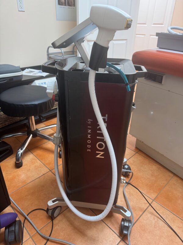 Lightly Used 2018 InMode Triton Multi-Wavelength Hair Removal - Alexandrite, Nd Yag, Diode Hair Removal - with (2) Handpieces (1) Duo Light 755nm/810nm HP & (1) Duo Dark 810/1064 HP - Perfect Condition - Free Shipping & Warranty Included (jp/bc) - Image 5