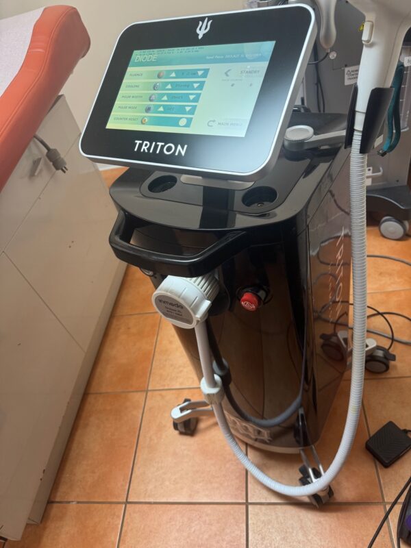 Lightly Used 2018 InMode Triton Multi-Wavelength Hair Removal - Alexandrite, Nd Yag, Diode Hair Removal - with (2) Handpieces (1) Duo Light 755nm/810nm HP & (1) Duo Dark 810/1064 HP - Perfect Condition - Free Shipping & Warranty Included (jp/bc) - Image 4