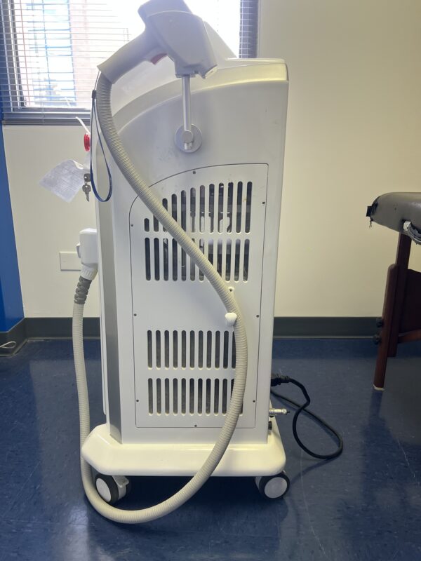 2022 Sincoheren Razorlase Multi-Wavelength 755nm Alexandrite (Skin Types I–III), 808nm Diode (Skin Types I–V) & 1064 nm YAG-Like (Skin Types IV–VI) Diode Laser for Hair Removal - NO CONSUMABLES REQUIRED - Free Shipping & Warranty Included (jp/mor) - Image 4