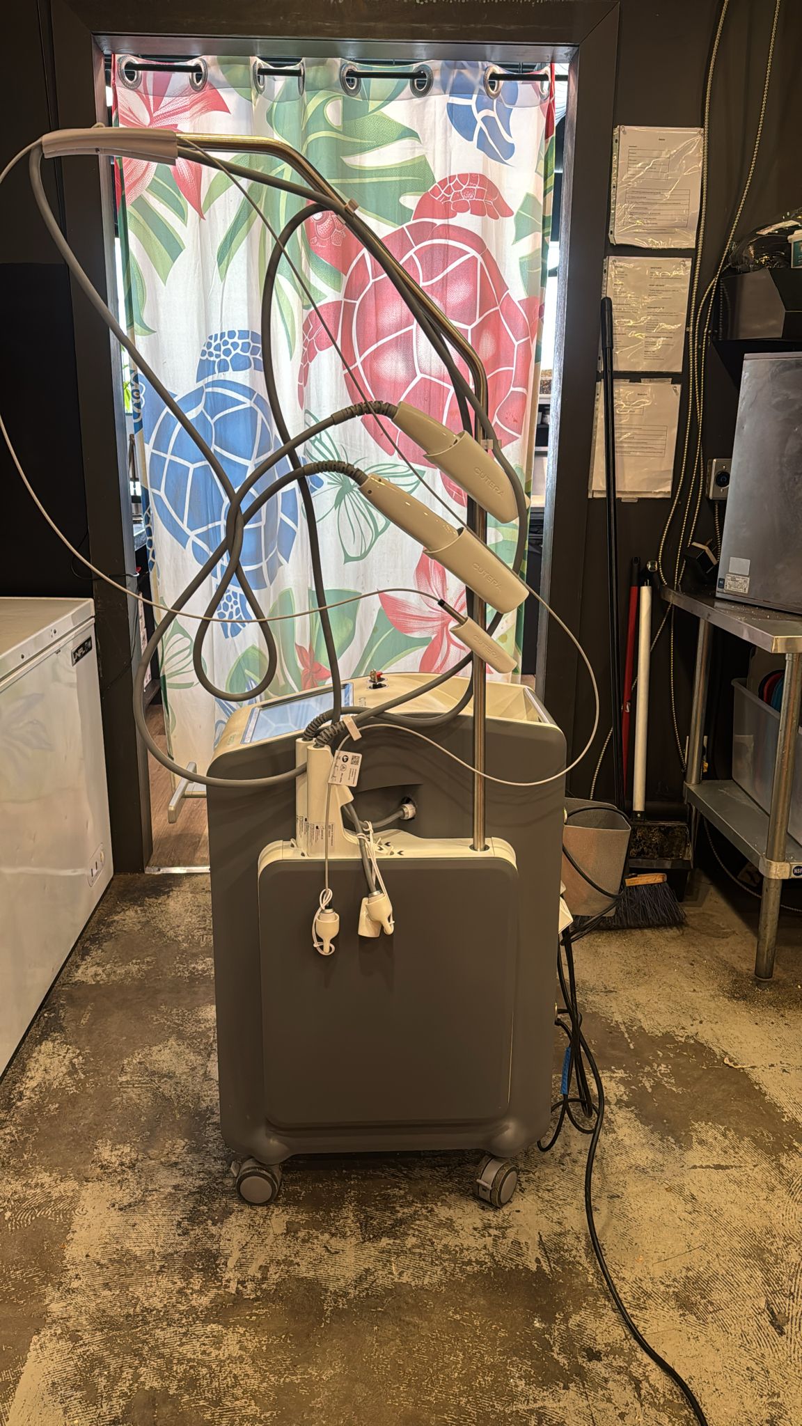 2024 Cutera Excel V+ Plus Dual Wavelength 1064nm & 532nm - with (3) Handpieces - (1) Coolview Handpiece, (1) Genesis V Handpiece, and (1) Dermastat Handpiece - for Vascular Lesions, Pigmented Lesions & Non-Ablative Skin Revitalization - NO CONSUMABLES REQUIRED - Free Shipping & Warranty (km/kia) - Image 6