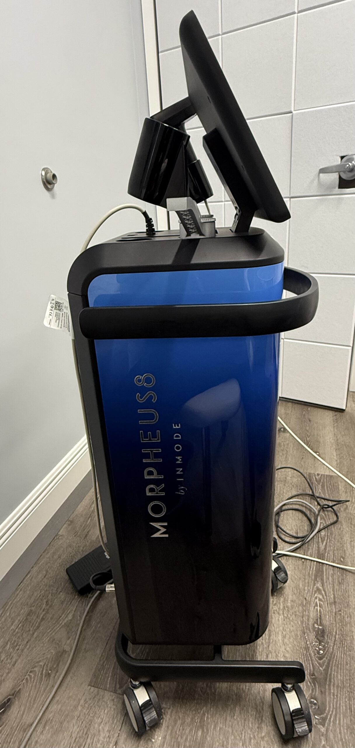 2021 Inmode Morpheus8 PRO Radio Frequency Microneedling - with Face & Body Handpieces - Skin Tightening, Cellulite Reduction, Resurfacing, Scar Correction - Includes CONSUMABLE PURCHASING SUPPORT, (4) Tips, Warranty & Free Shipping (km/kel-ve) - Image 4