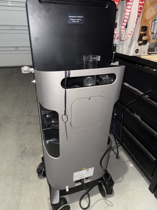 Very Lighlty Used 2022 Hydrafacial Syndeo Facial System - Includes Lymphatic Drainage & Light Stim Elipsa Hands-Free LED Light Therapy - Includes Representation for Codes, Service & Consumables (jp/san) - Image 5