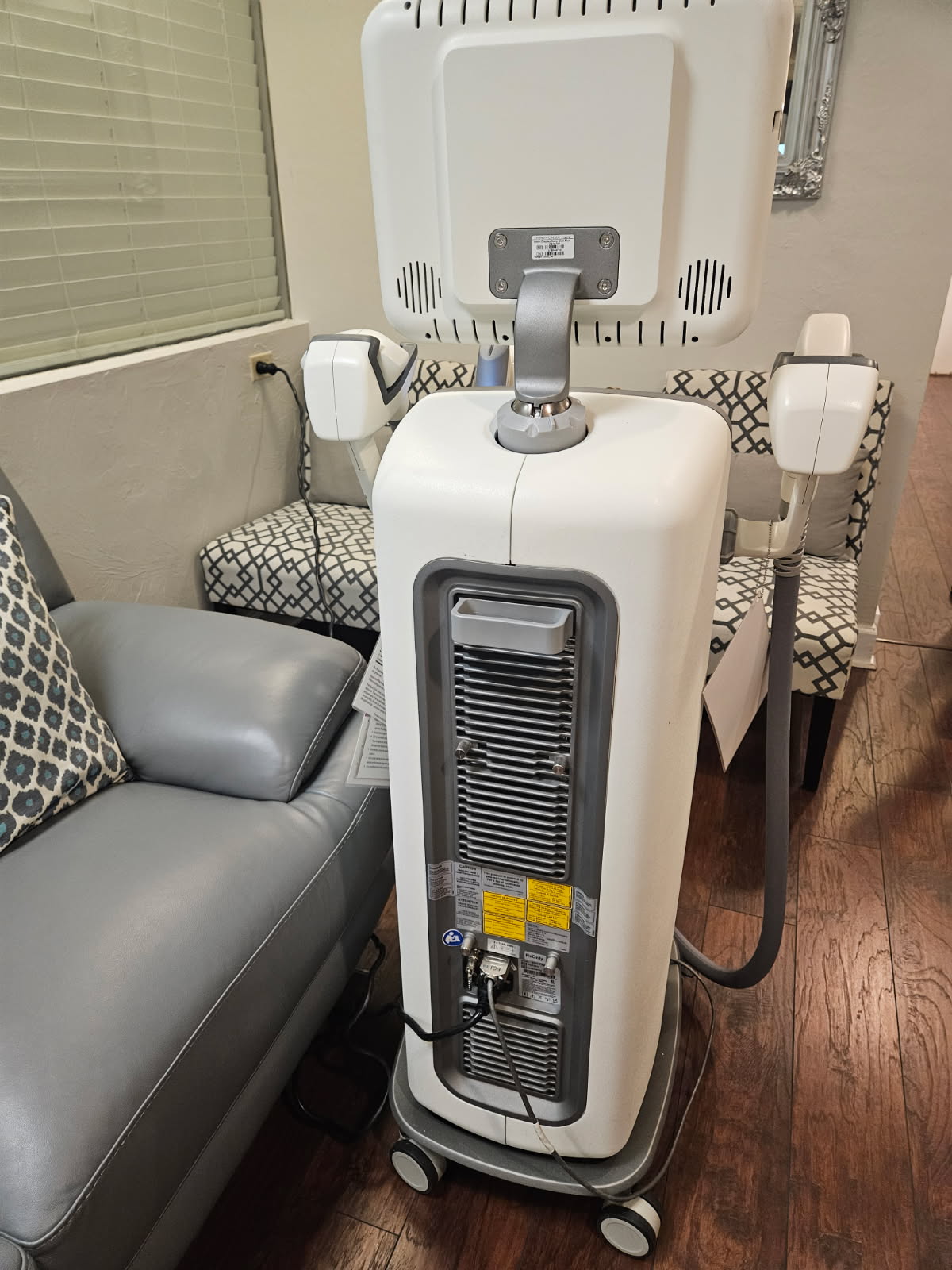 2018 Syneron Candela Elos Plus w/ 3 HP's - (1) Motif LHR Diode for Hair Removal, (1) SRA Mini/IPL for Vascular & Pigment & (1) Sublative RF for Skin Resurfacing - Includes CONSUMABLE & SERVICE SUPPORT, Free Shipping & Warranty (jp/bel) - Image 5