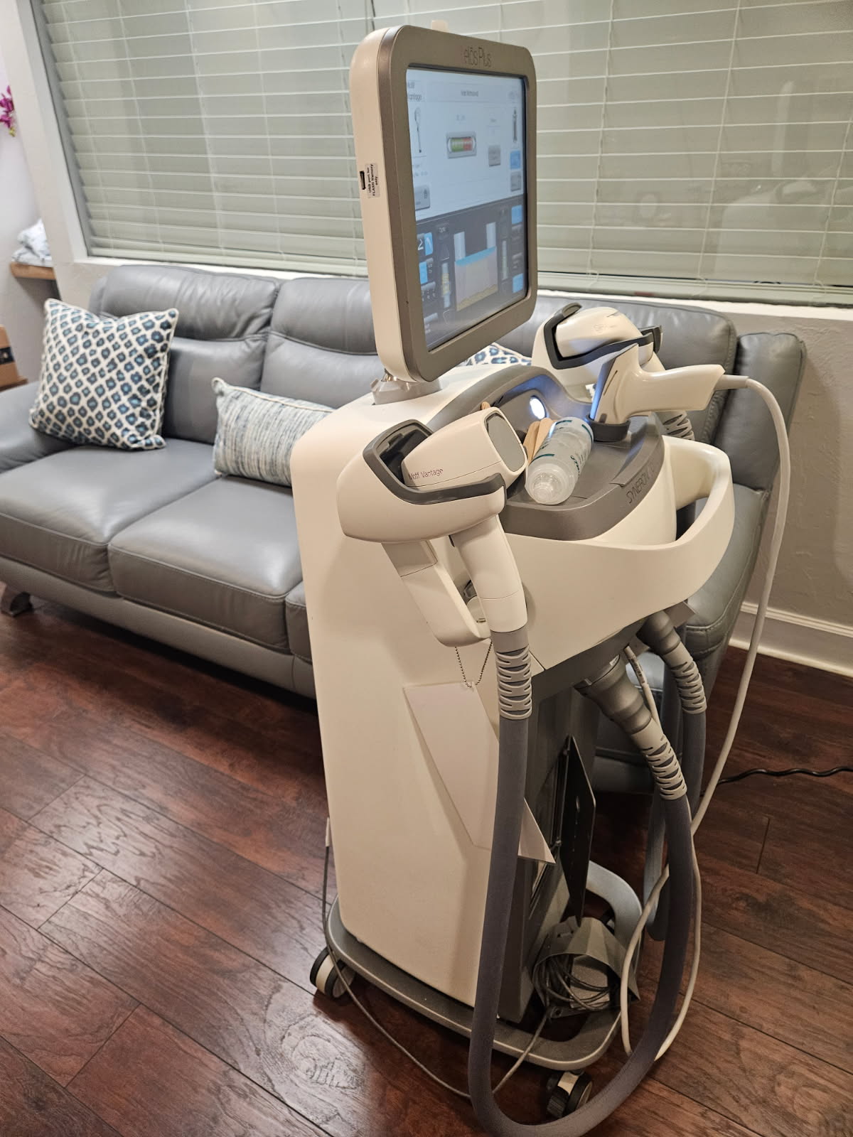 2018 Syneron Candela Elos Plus w/ 3 HP's - (1) Motif LHR Diode for Hair Removal, (1) SRA Mini/IPL for Vascular & Pigment & (1) Sublative RF for Skin Resurfacing - Includes CONSUMABLE & SERVICE SUPPORT, Free Shipping & Warranty (jp/bel) - Image 4