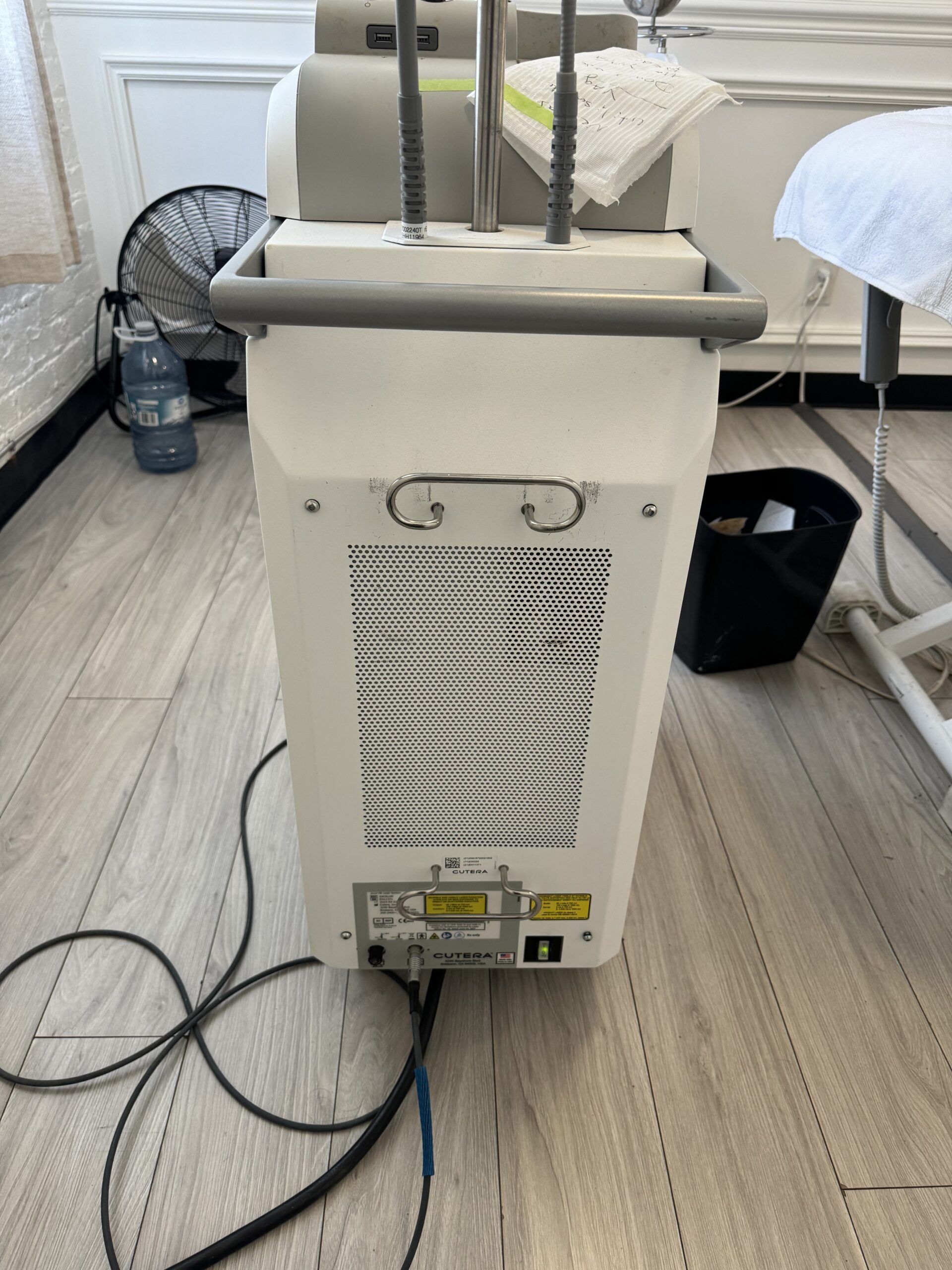 2023 Cutera Excel HR - 1064nm & 755nm Hair Removal System, Pigment, Facial & Leg Veins, Laser Genesis Skin Rejuvenation - All Skin Types I-IV - Free Shipping & Warranty (km/kia) - Image 5