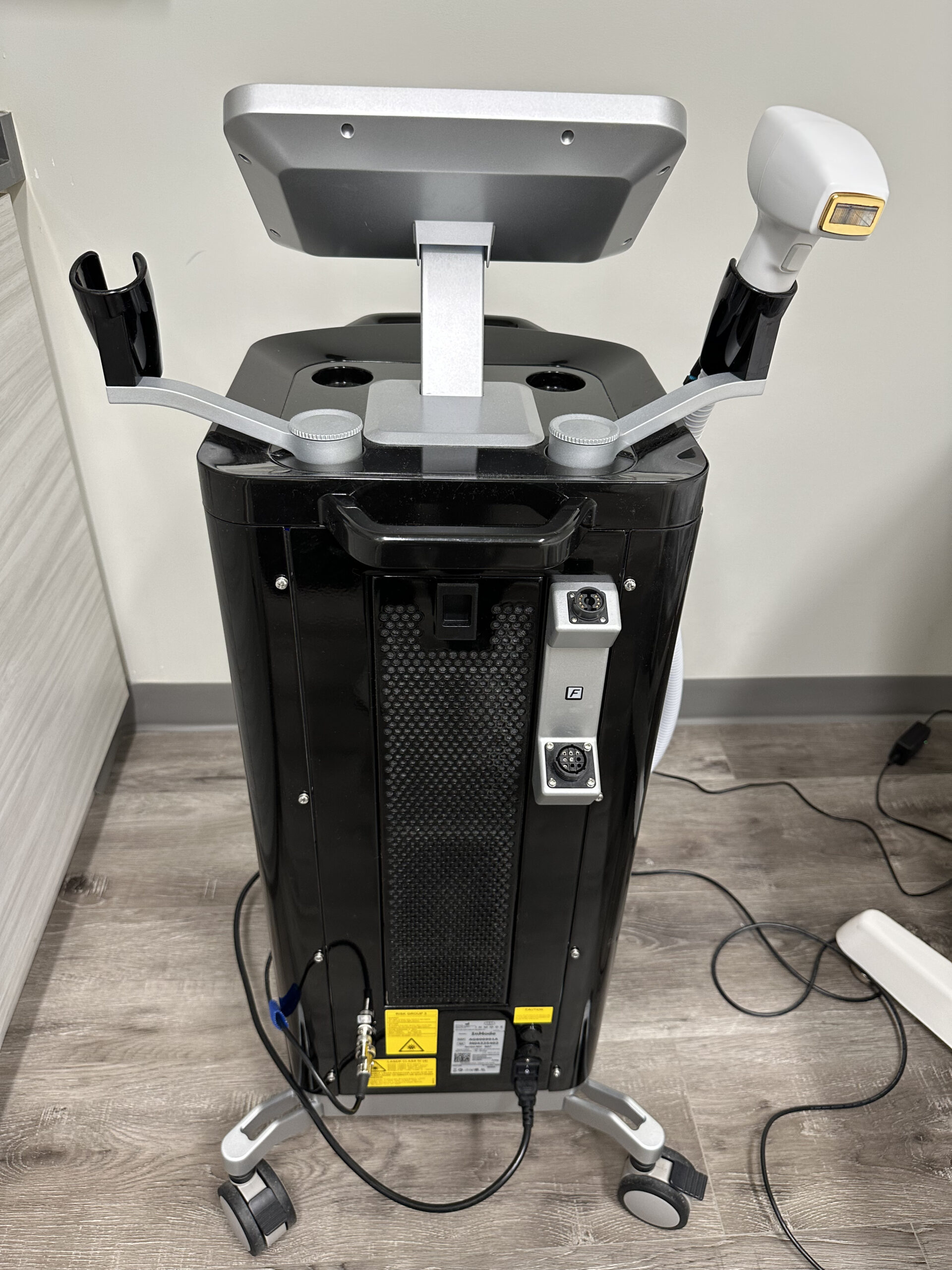 2024 Inmode Optimas with Diolaze XL 810 Diode Hair Removal Handpiece - Excellent Condition, Includes Free Shipping & Warranty (jp/ree) - Image 5