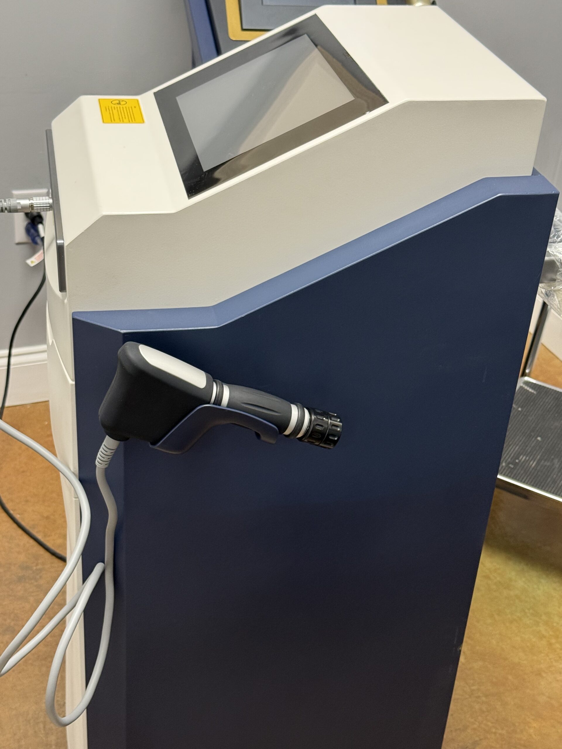 2021 GZ Longest LGT-2510A Shockwave Therapy - Tissue Healing, Cellulite Reduction, Scar & Stretch Mark Removal - Free Shipping & Warranty (km/mol) - Image 5