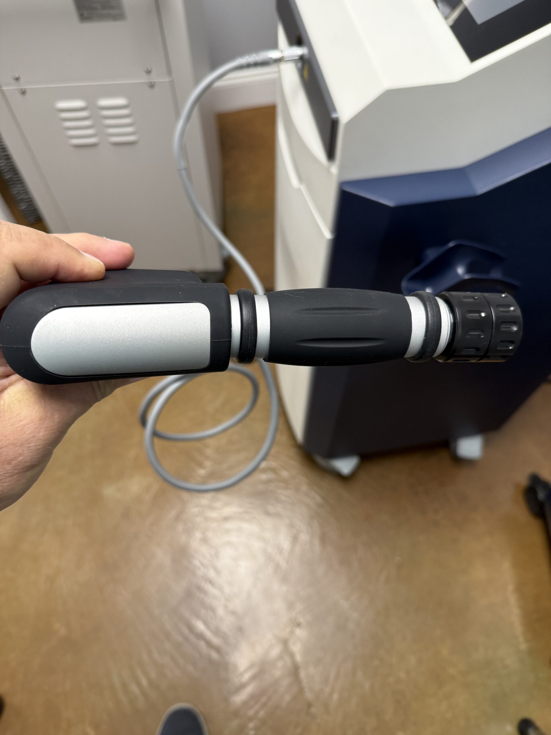 2021 GZ Longest LGT-2510A Shockwave Therapy - Tissue Healing, Cellulite Reduction, Scar & Stretch Mark Removal - Free Shipping & Warranty (km/mol) - Image 12