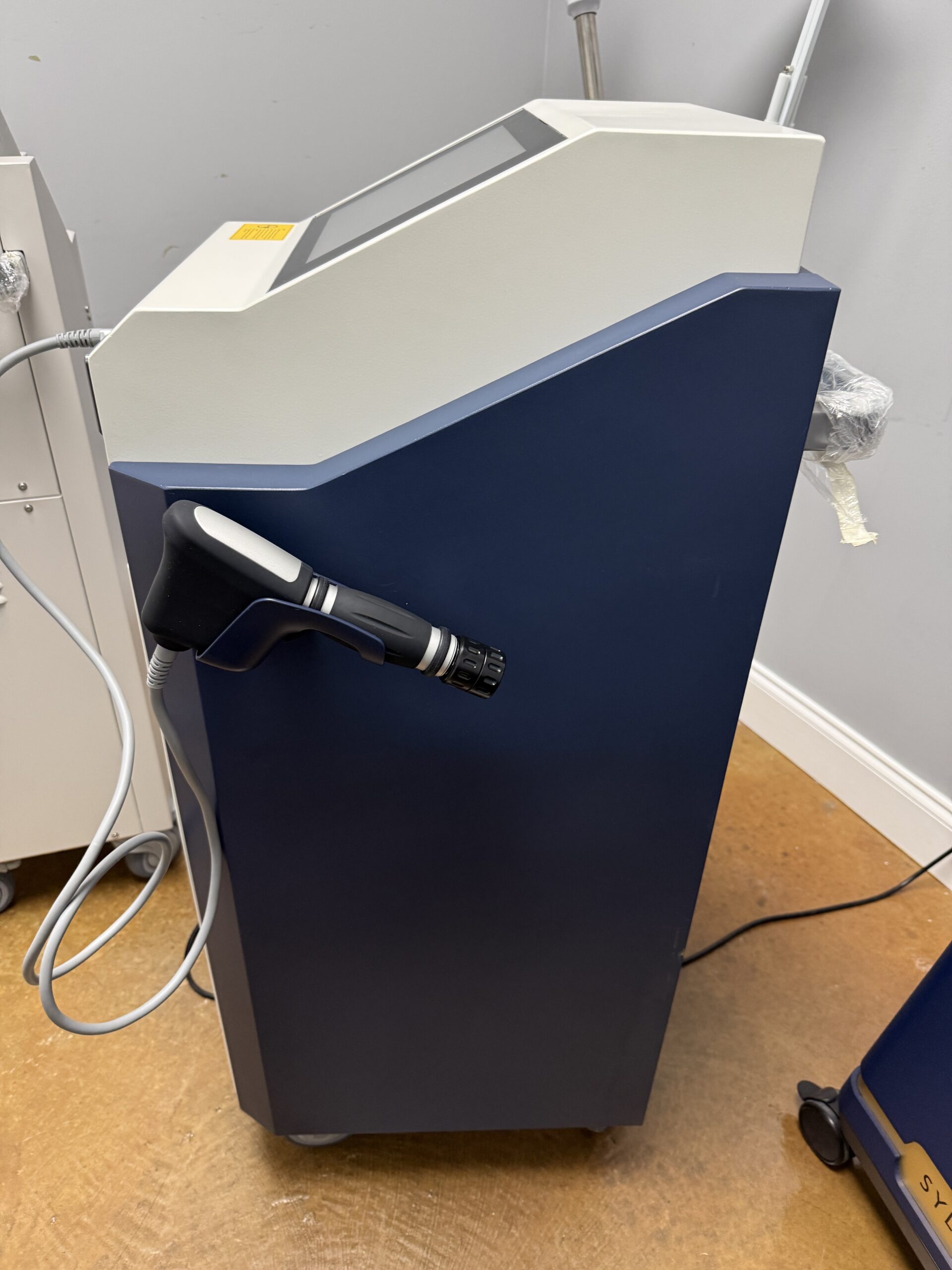 2021 GZ Longest LGT-2510A Shockwave Therapy - Tissue Healing, Cellulite Reduction, Scar & Stretch Mark Removal - Free Shipping & Warranty (km/mol) - Image 4