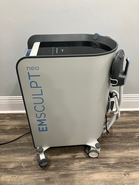 2022 BTL Emsculpt Neo - Simultaneous Muscle Sculpting & Fat Elimination w/ (2) HIFEM/RF Small Paddles (92% Remaining) & (2) HIFEM/RF Large Paddles (39% Remaining) - $19,650 VALUE - DOES NOT INCLUDE CONSUMABLE SUPPORT (jm/by19-01) - Image 3