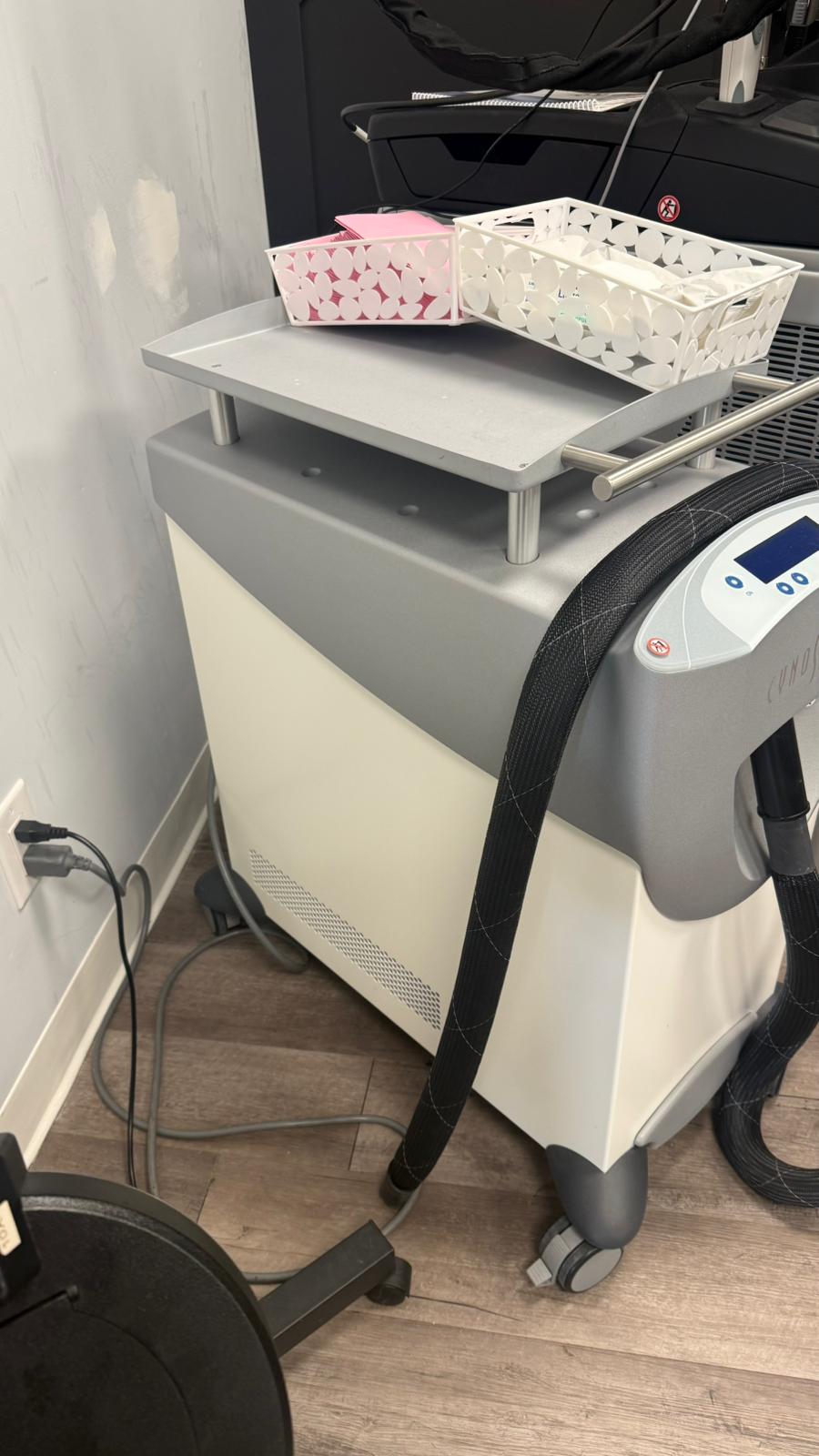 2021 Cynosure Elite IQ For Sale - Excellent Condition - Image 18