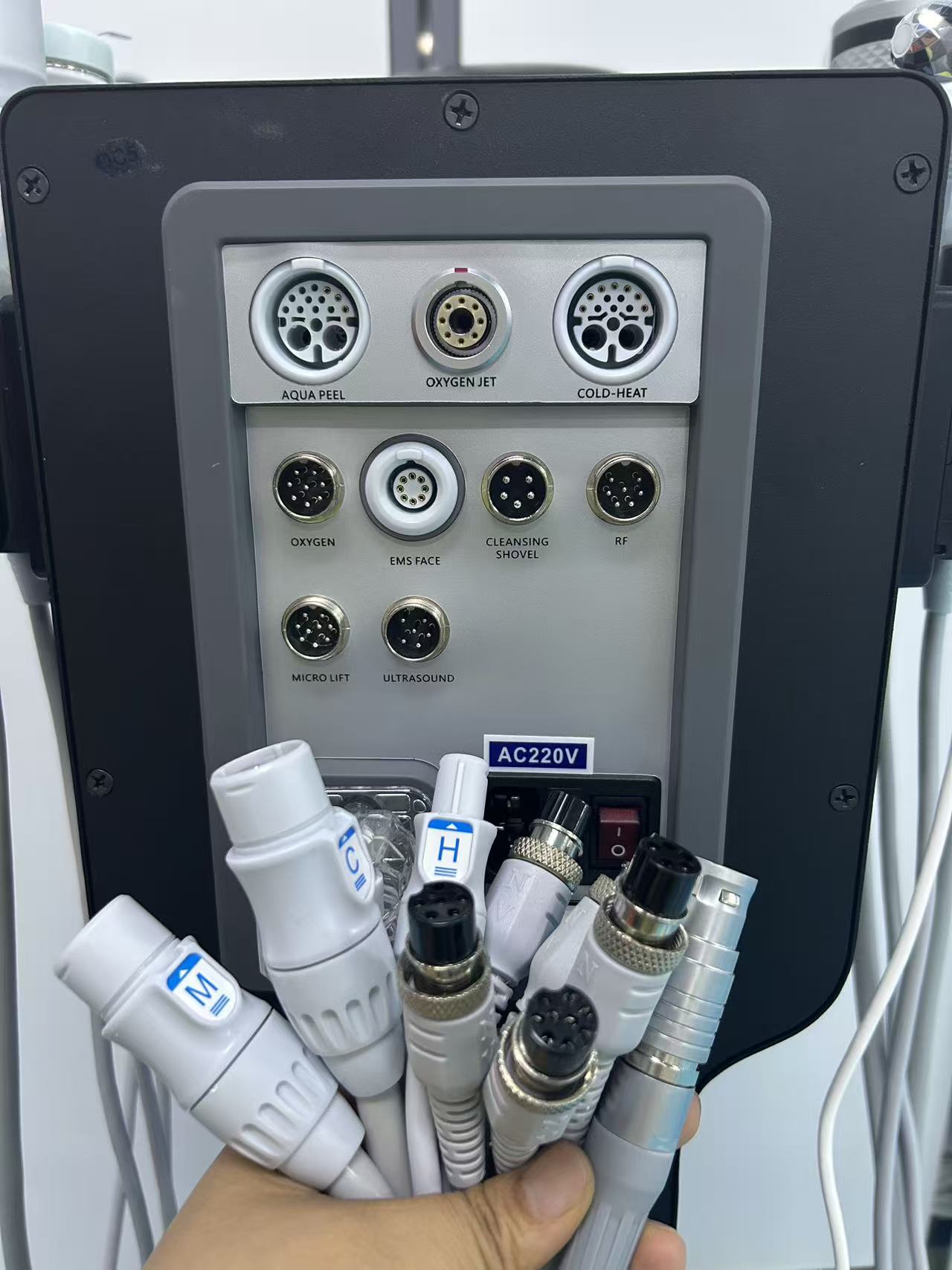 New 2026 Aesthetika AKUA Skin Facial System + Warranty - Image 31