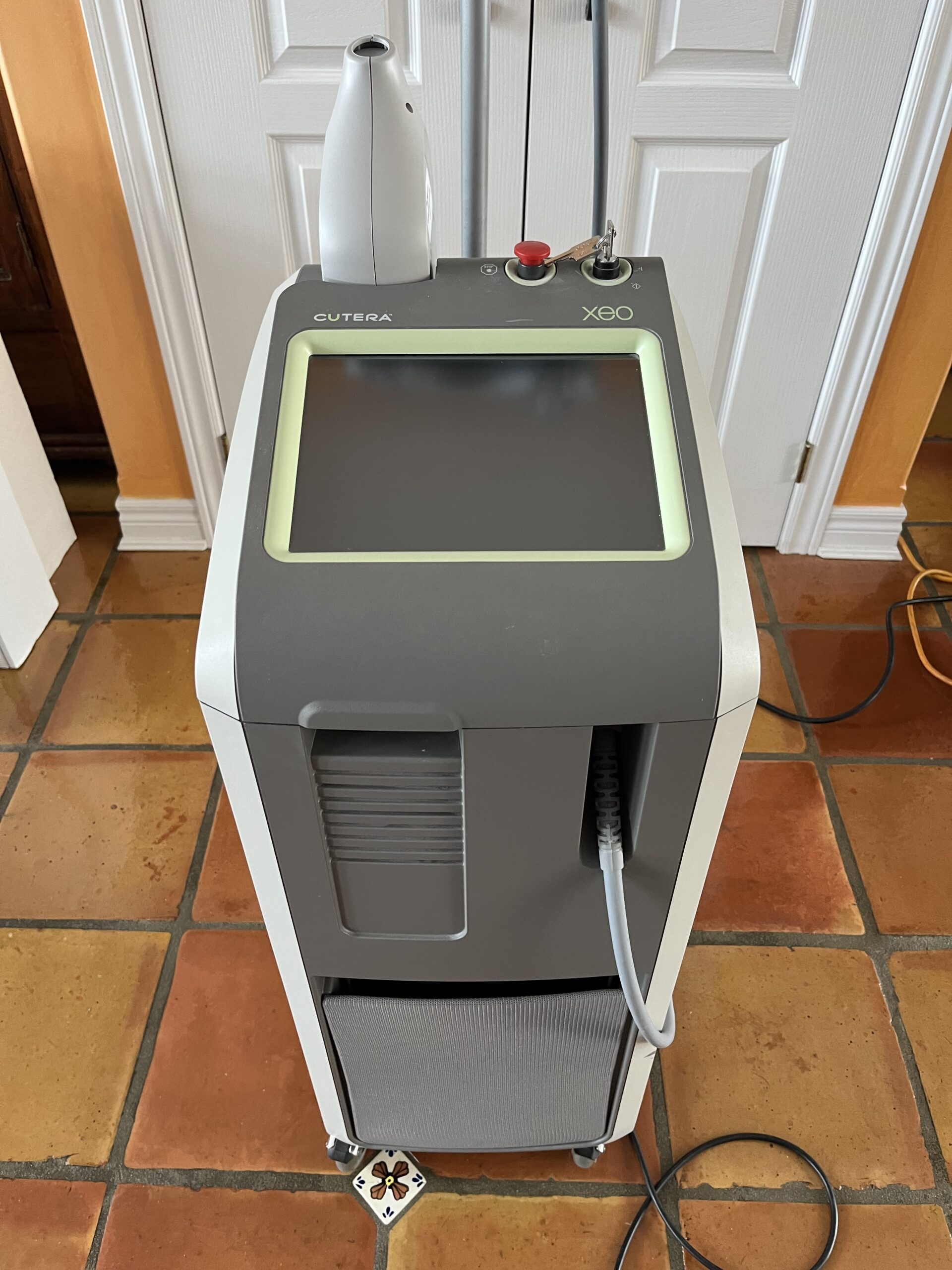 2023 Cutera Xeo + Prowave LX & Limelight for Sale + Warranty - Image 3
