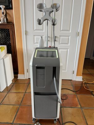 2023 Cutera Xeo full front view