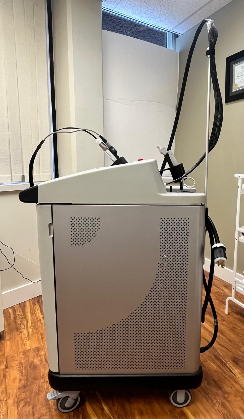 2016 Cynosure Elite Plus (Elite+) For Sale w/ Cryo6 Chiller - Image 3