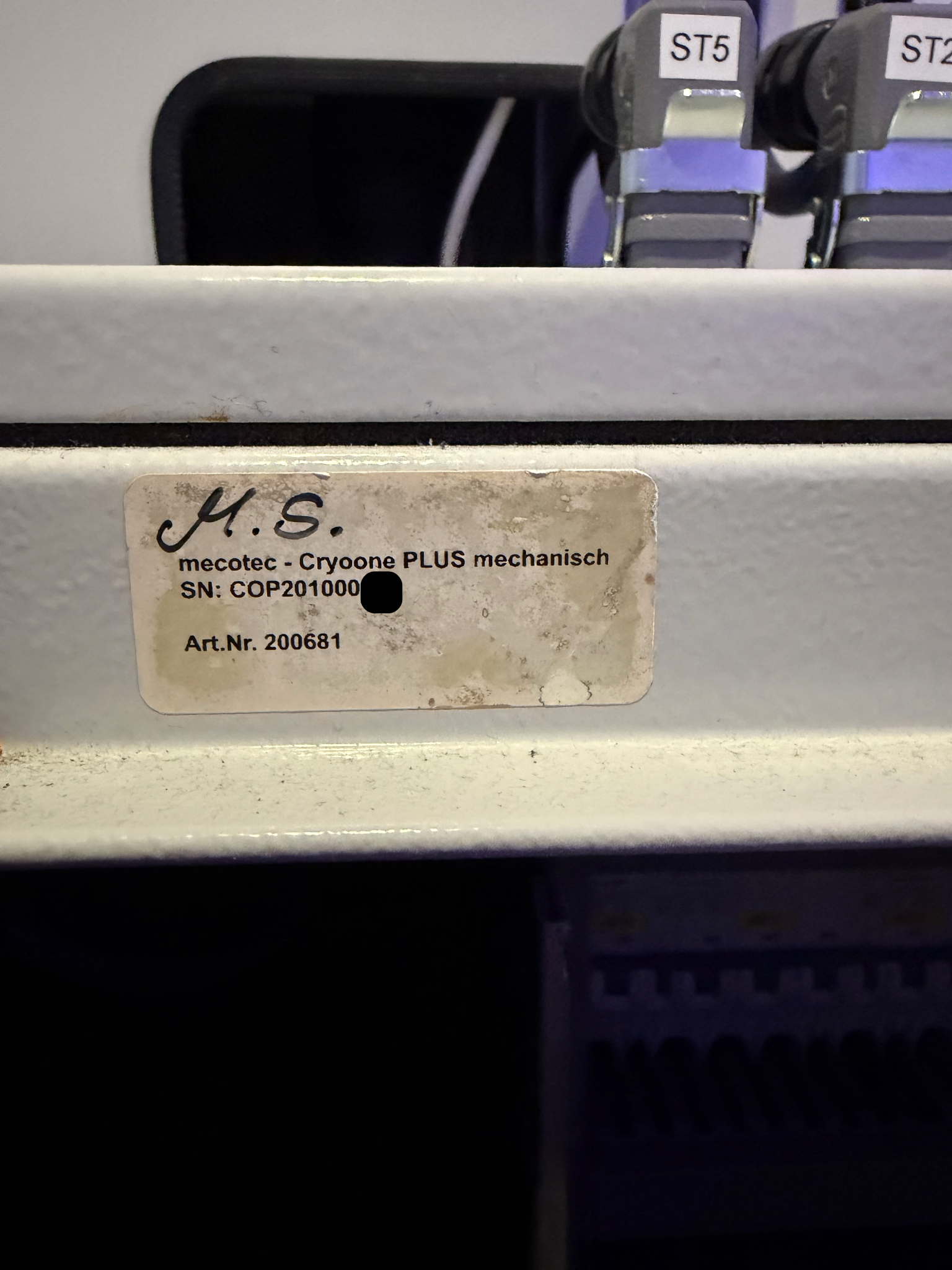 CryoOne Plus manufacturer label