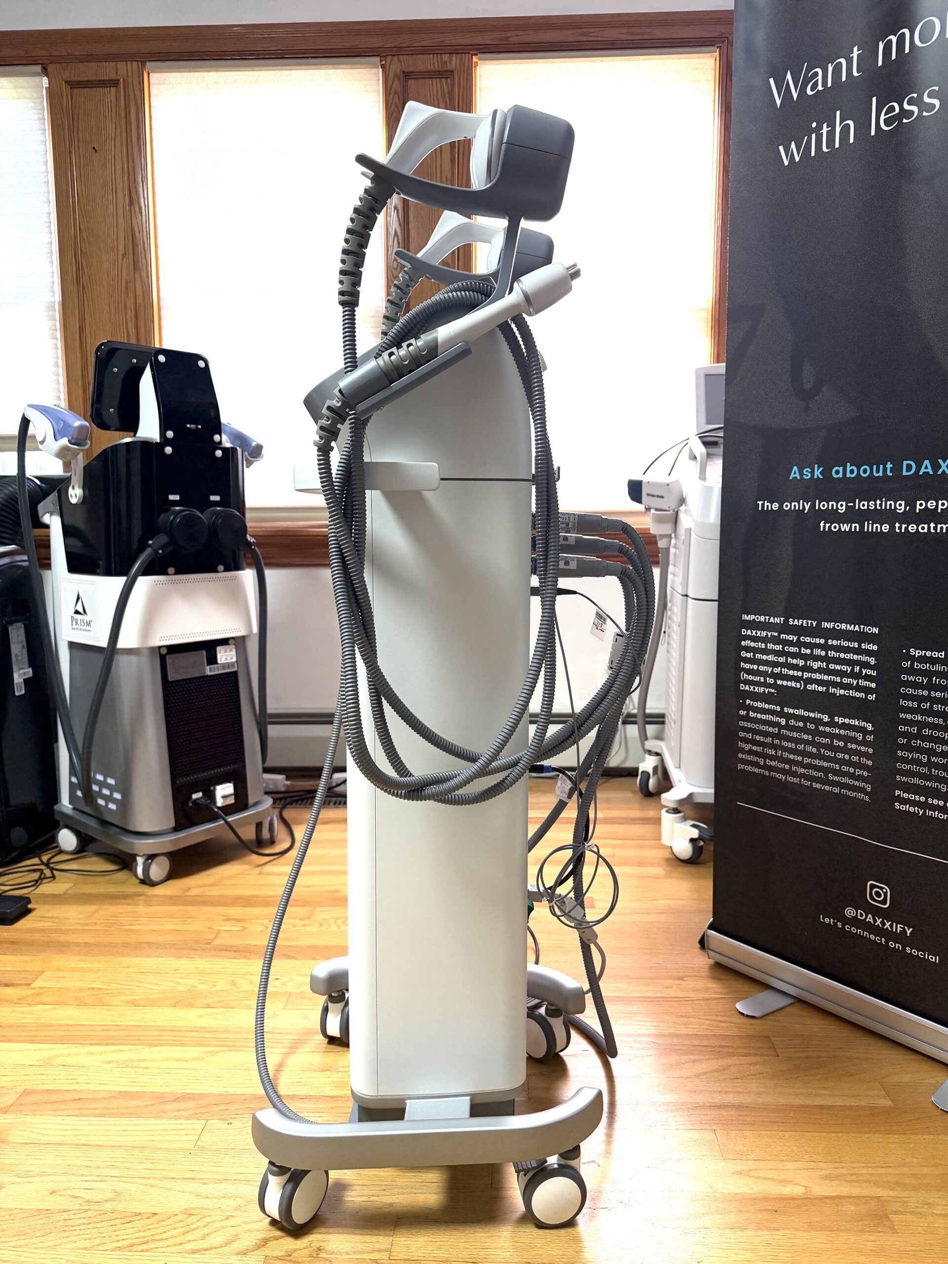 2022 Lumenis Legend Pro For Sale + 4 Handpieces - Image 3